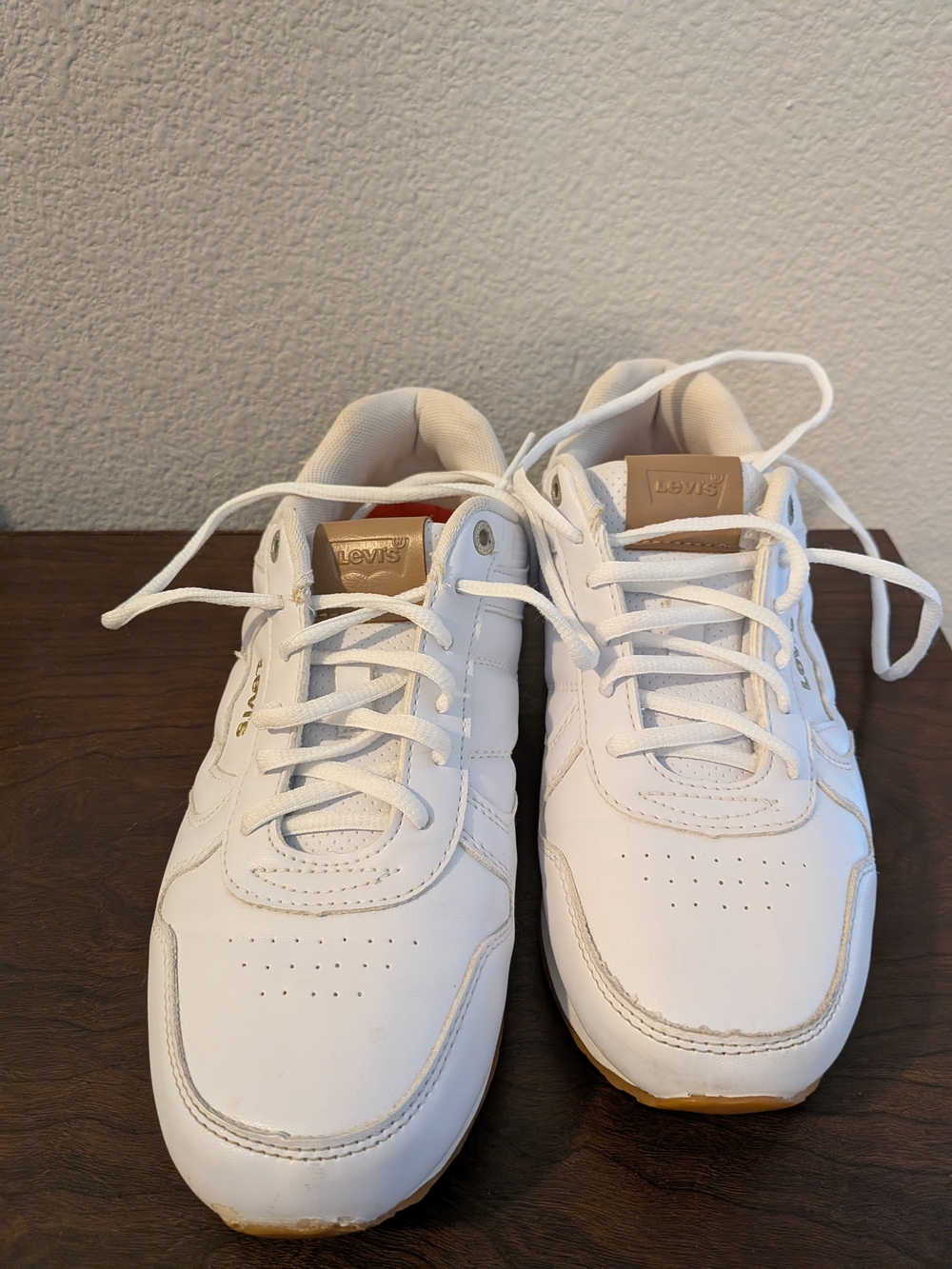 Levi's Women's Tessa-UL white retro sneakers